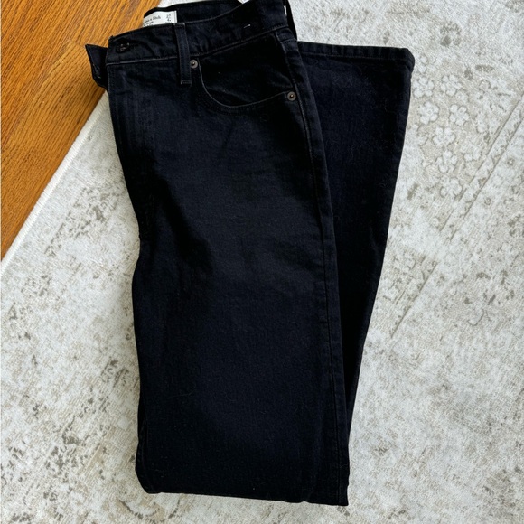 NEW Abercrombie Ultra High Rise 90s Straight Jean Size 27 - Picture 3 of 4
